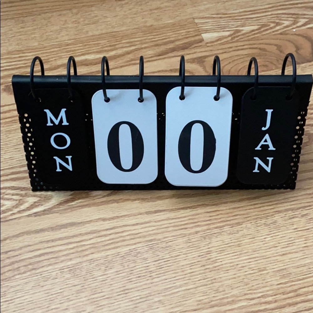 Modern Farmhouse Tin Flip Calendar